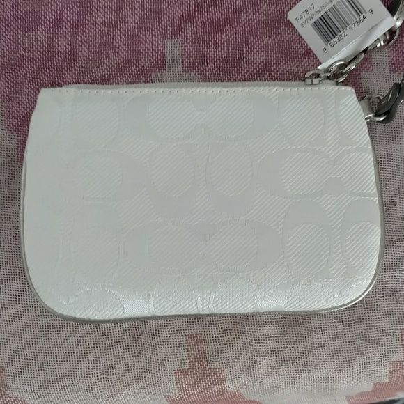 White coach wristlet - Picture 2 of 5